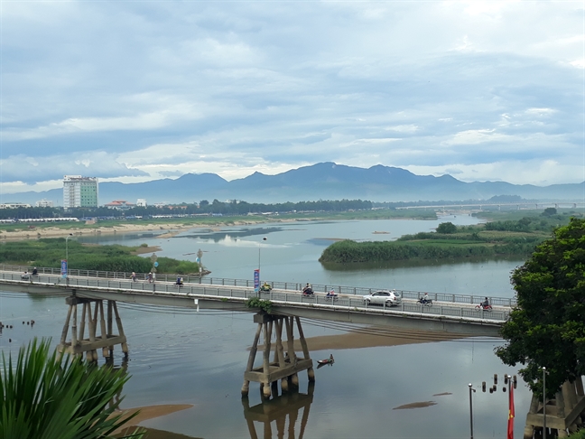 Hoi Nghe ca tinh Quang Ngai len tieng ve du an dap chan song Tra Khuc