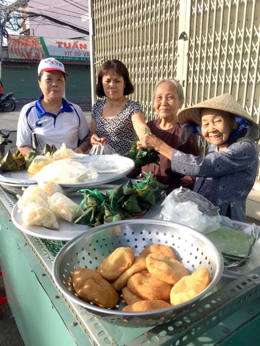 Bà Năm bán xôi sống nghĩa tình