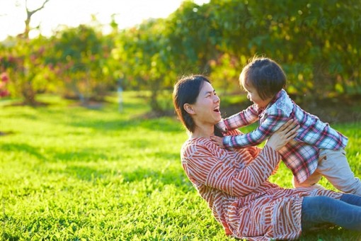 Ráng sinh con ở tuổi mãn kinh để giữ chồng