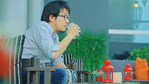 Vợ chặn điện thoại chồng cũ, con ngẩn ngơ nhớ ba