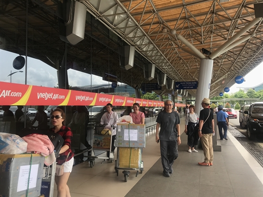 Bi Vietjet delay qua 4 tieng, khach hang co the yeu cau boi thuong