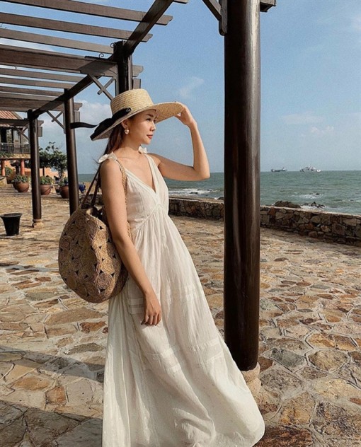 Thanh Hằng khoe gu thời trang ngày càng trẻ trung khó cưỡng