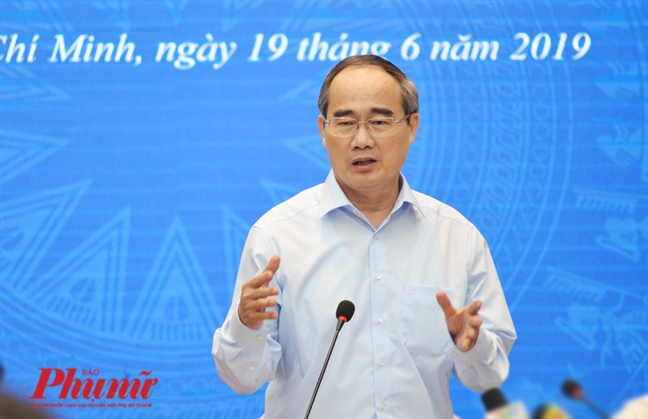 Bi thu Thanh uy TP.HCM Nguyen Thien Nhan: 'Bao chi phai thuc day de co quan quan ly lam viec nhanh hon'