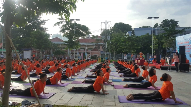 Dong dien Yoga