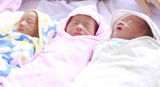 Người mẹ ở Vĩnh Long sinh cùng lúc 3 bé trong lần đầu mang thai