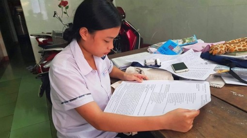 Chuyện phía sau cô gái phải thi trên khổ giấy A3