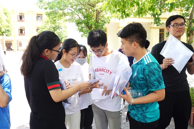 Nhung nguoi doi nang dong hanh cung si tu vuot vu mon