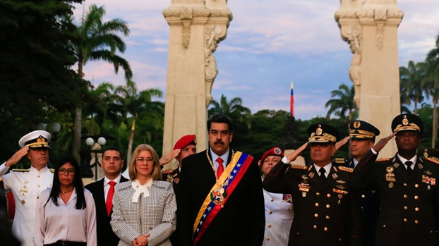 Venezuela dap tan ‘am muu am sat Tong thong Maduro va dao chinh quan su’