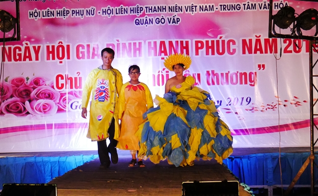 Cac thanh vien trong gia dinh hay yeu thuong, ton trong, chia se va dum boc nhau