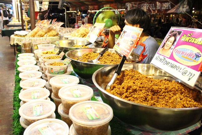 An gi o cho noi Amphawa, Thai Lan?