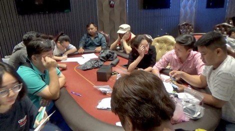 Công an TP.HCM bất ngờ đột kích ổ bạc Poker do người Hàn Quốc tổ chức