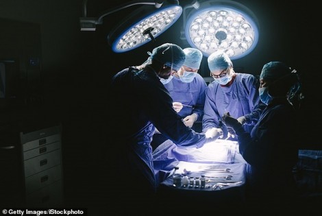 Ba bệnh nhân tử vong trong lúc phẫu thuật tim vì thiết bị phát nổ