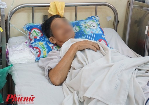 Bệnh nhân vừa sốt xuất huyết vừa nhiễm trùng máu nhưng bác sĩ không phát hiện ra