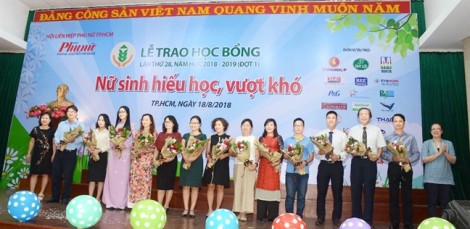 Chung tay vì  "Nữ sinh  hiếu học, vượt khó"