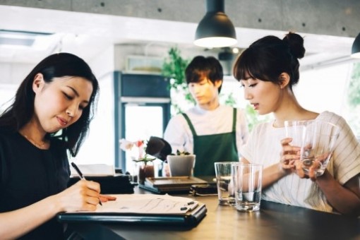 Nhìn người ta mới biết thương vợ đoảng