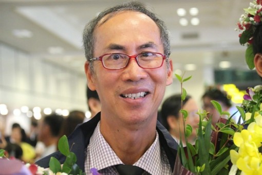 Cuộc hội ngộ bất ngờ của thầy Lê Bá Khánh Trình sau 40 năm