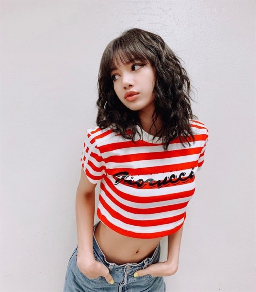Những bức ảnh triệu like của Lisa Blackpink