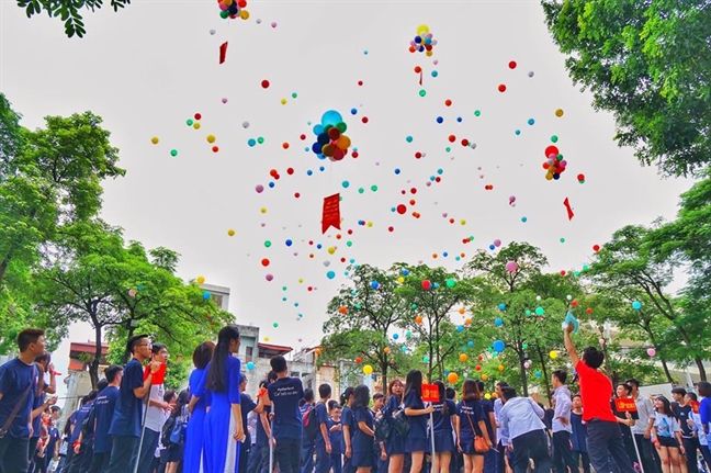 Ngung tha bong bay ngay khai giang de bao ve rua bien va chim da lan toa den TP.HCM