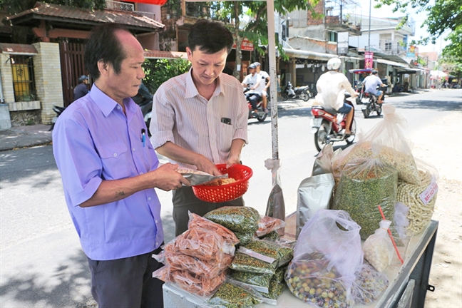 Mai nay, Hue  khong con sen Tinh