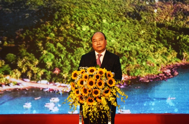 Thu tuong Nguyen Xuan Phuc: 'Phai tiet kiem dat, khong pha vo quy hoach Phu Quoc'