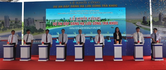 Du an dap dang ha luu song Tra Khuc: khoi cong roi moi hop bao phan bien?