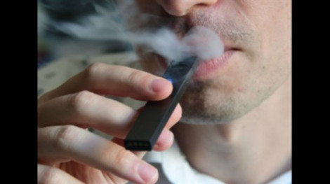 Mỹ báo động ‘nạn dịch thuốc lá điện tử’ trong thanh thiếu niên