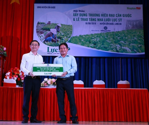 Minh Hưng Group hỗ trợ nhà nông phát triển trồng rau ứng dụng công nghệ cao