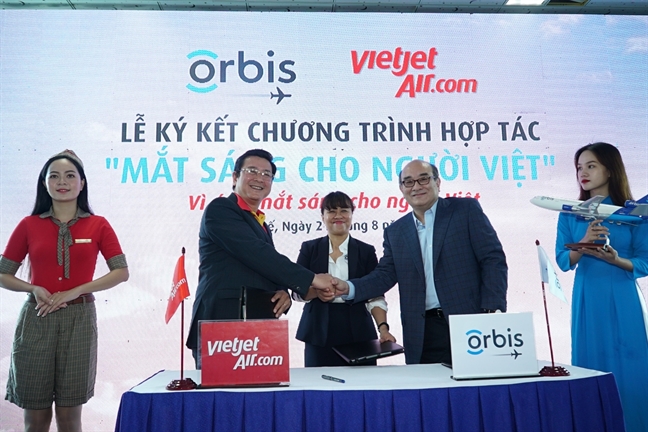 Vietjet cung benh vien bay tai tro du an phong chong mu loa cho hang trieu nguoi