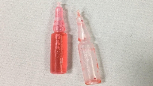 Vô tình lượm được thuốc diệt chuột giấu trên mái bếp, 2 chị em ruột chia nhau uống