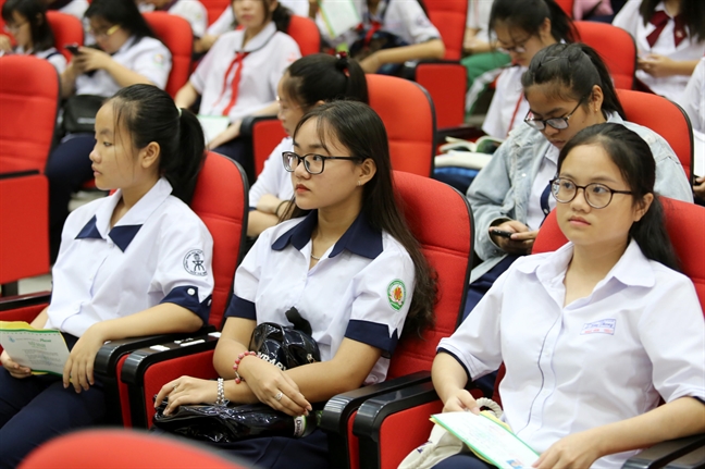 Le trao Hoc bong Nu sinh hieu hoc, vuot kho lan thu 29: Noi tiep nhung an tinh