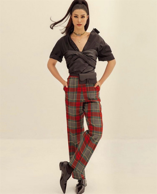 Đông Nhi cá tính, 'bạn gái tin đồn' Sơn Tùng khoe eo thon