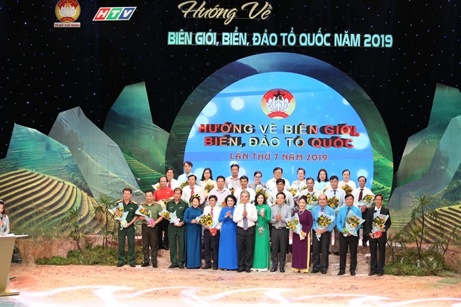 Gan 39 ty dong duoc van dong cho Quy 'Vi bien dao que huong, vi tuyen dau to quoc'