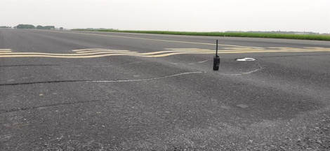 Sân bay Nội Bài có nguy cơ đóng cửa vì đường lăn hỏng nặng