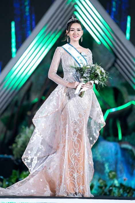 Đổi đại diện Việt Nam dự thi 'Hoa hậu Quốc tế' để đáp ứng mong muốn của công chúng