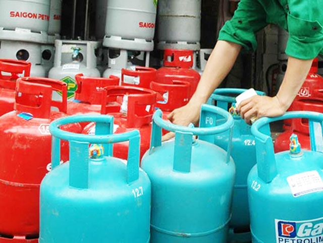 Gia gas ban le thang 9 dong loat giam 3.000 dong/binh