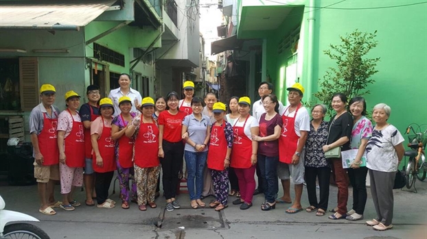 Nguoi tieu dung cung len tieng tay chay thuc pham ban