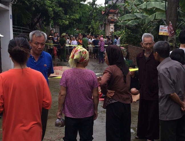 Ha Noi: Anh em ruot hon chien kinh hoang, 5 nguoi thuong vong