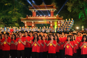 1.000 thanh niên, học sinh hát vang bài ca 'Kết đoàn'