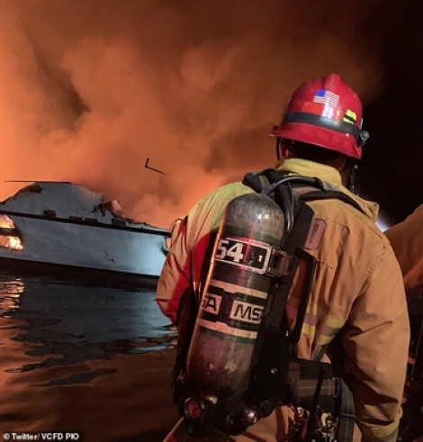 Du thuyền bốc cháy ngoài khơi California, hàng chục người nghi đã chết