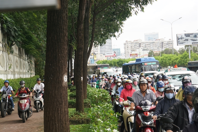 Duong Sai Gon ket cung trong ngay lam viec dau tien sau le 2/9