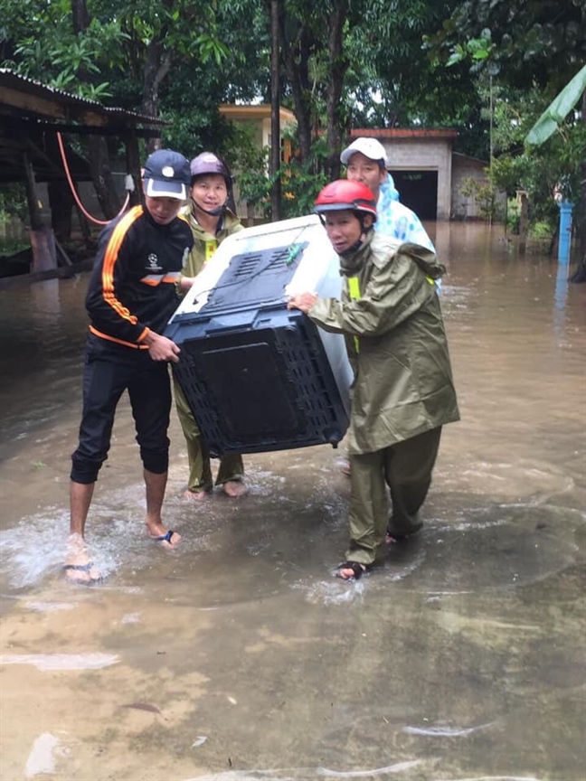 Mua lon keo dai, nhieu vung o Quang Tri ngap sau, sat lo