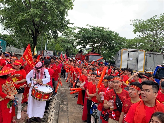 Co dong vien Viet Nam 'ham nong' san van dong cua Thai Lan