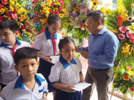 Khai giảng năm học mới: trường tiểu học Lê Đình Chinh nhận tin vui từ HD SAISON