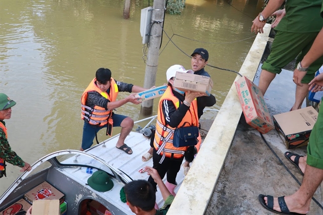 Nguoi dan Tan Hoa kiet suc vi bi ngam trong lu