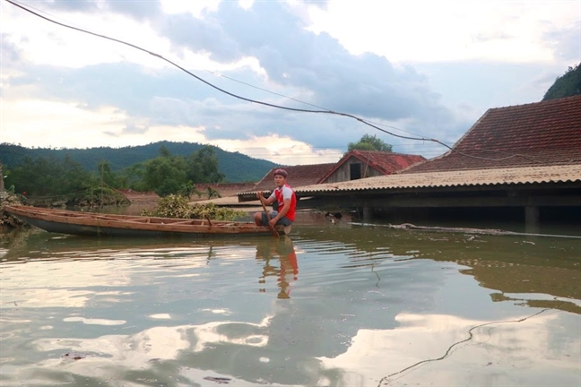 Nguoi dan Tan Hoa kiet suc vi bi ngam trong lu