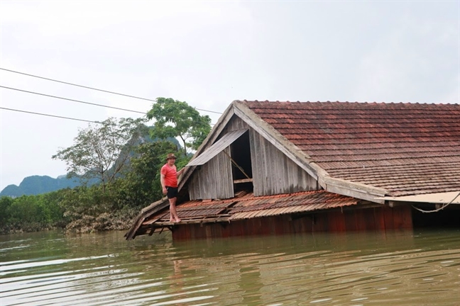 Nguoi dan Tan Hoa kiet suc vi bi ngam trong lu