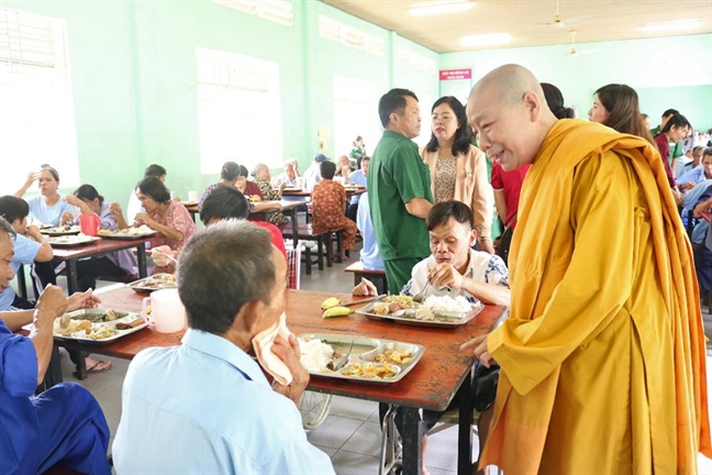 Nhung nu tu 'gieo mam thien'