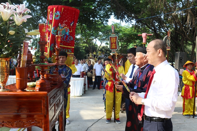 Dong dao nguoi dan, du khach den Le hoi Nghinh Ong nam 2019 