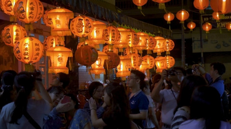 Đưa nhau đi check - in phố lồng đèn đẹp nhất Sài Gòn