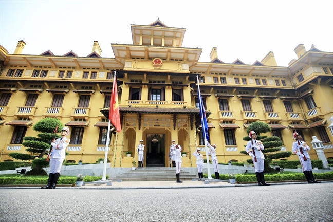 Nhac si Duong Thu: 'Chung ta chua bao gio duoc o trong mot ngoi nha tu te'